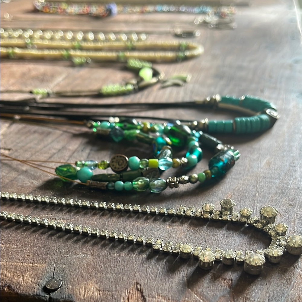 Elegant Green and Silver Necklace Set